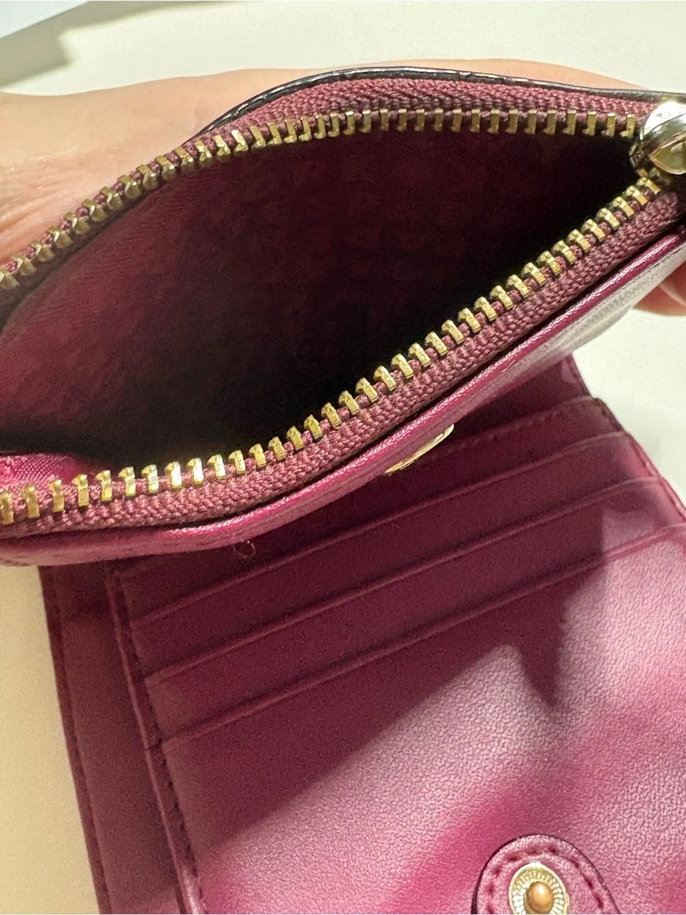 Kate Spade Maroon Women’s Billfold Leather Wallet
